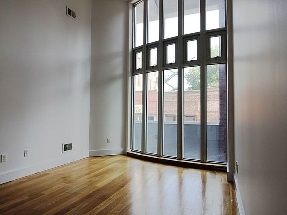 3rd image of 94 Meserole St APT 3A