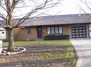 2101 Benjamin Ln, Bloomington, IL 61701