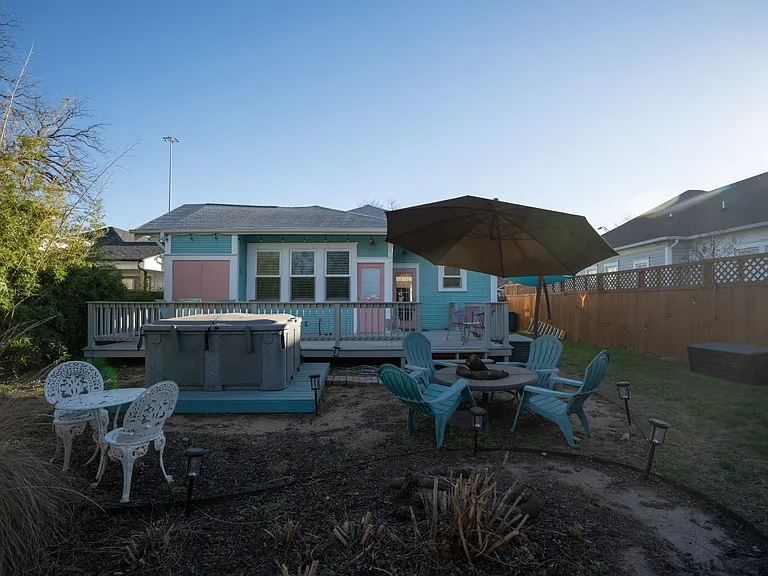 415 Florida St — Photo 17