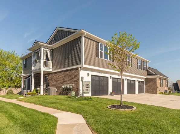 432 Maple Cove Cir, Saline, MI 48176