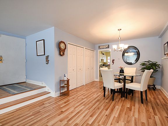 3rd image of 2612 Central Dr APT Gs