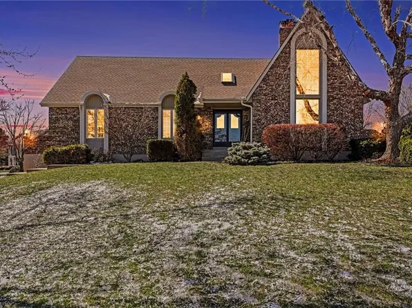 16930 Grandview St, Overland Park, KS 66085