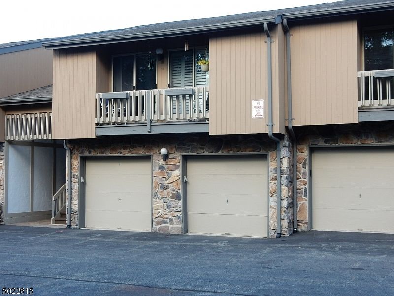1st image of 44 Buchanan Ct