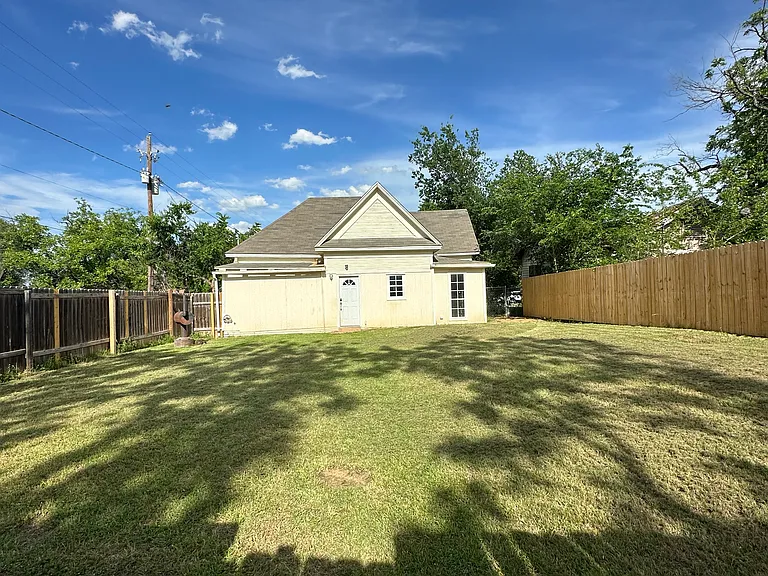 501 S Connellee Ave — Photo 27