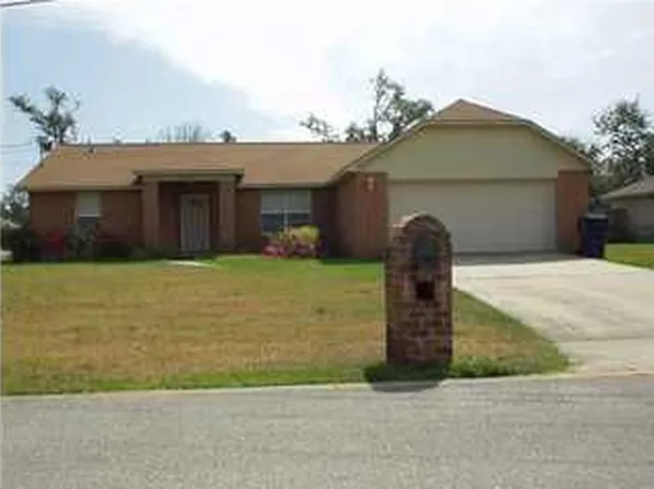 8219 Riverside Landing Ln, Navarre, FL 32566