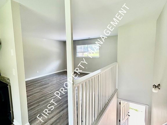 2nd image of 302 Woodcreek Dr