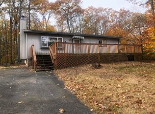 1480 Belgravia Dr, Tobyhanna, PA