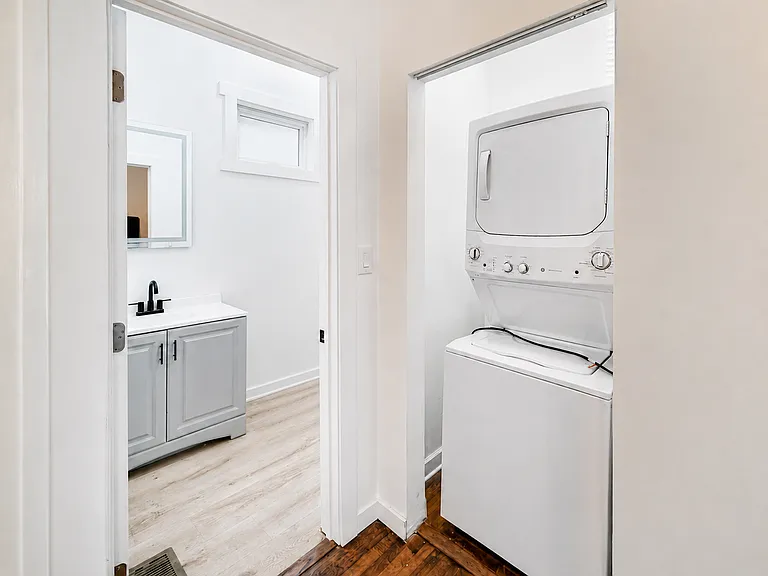 8714 S Commercial Ave #1R — Photo 12