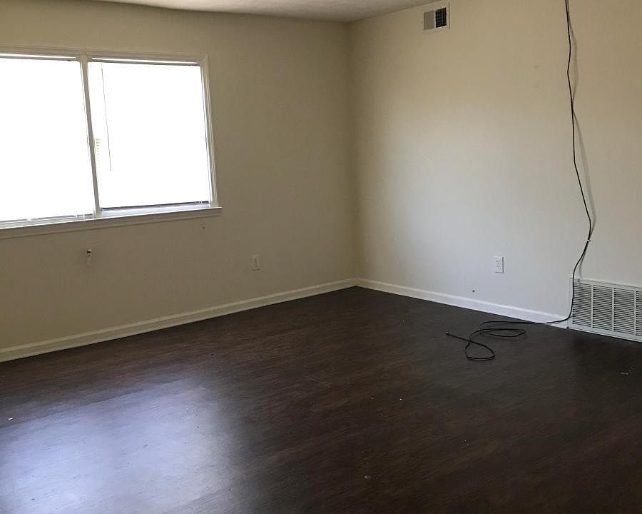 2nd image of 2040 Daniel Ct APT 5