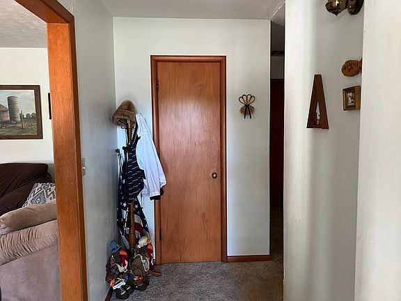3rd image of 406 N Webb St