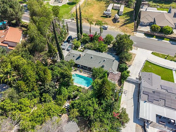 4th image of 24066 Prado Ln