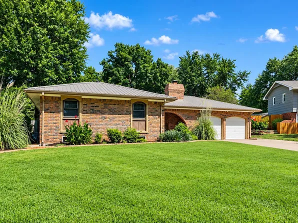 1306 E Brookfield Ln, Derby, KS 67037