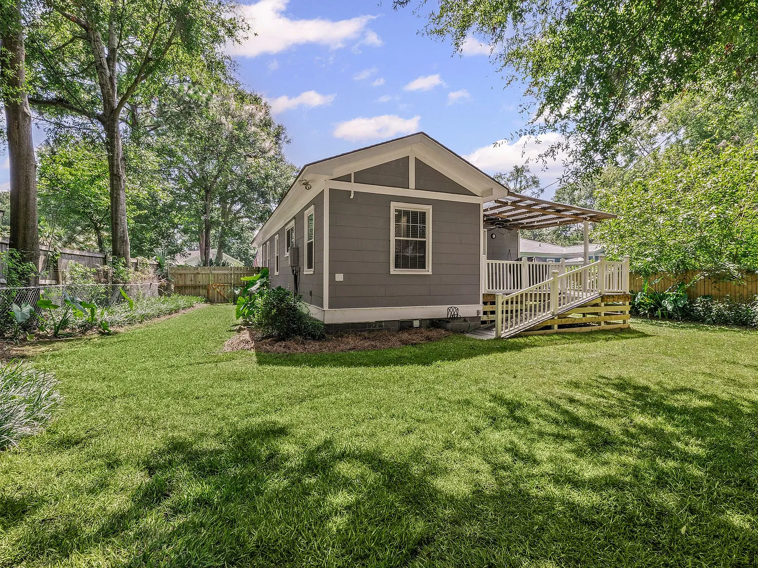 3 bed, 1288 sqft, $4,000 — Photo 4