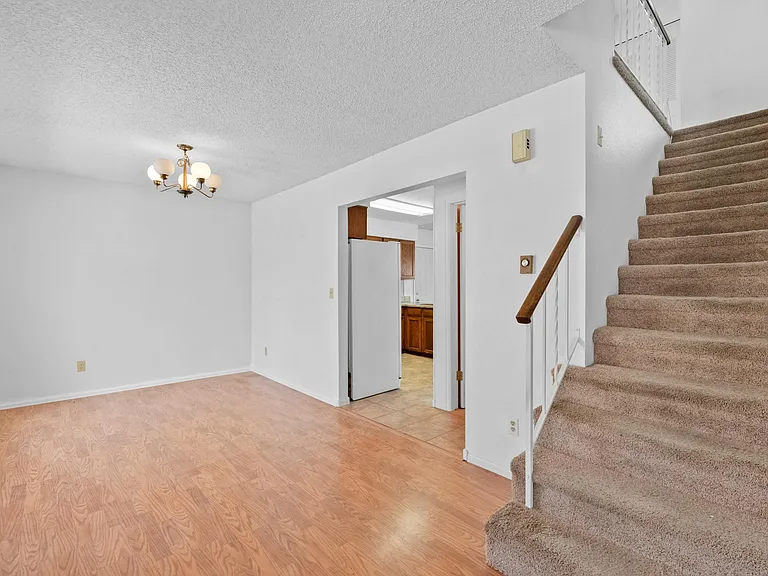 1009 S Lewiston Way — Photo 9