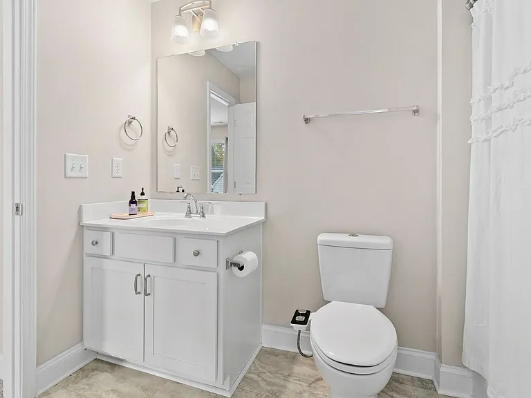 6508 Satjanon Dr — Photo 35