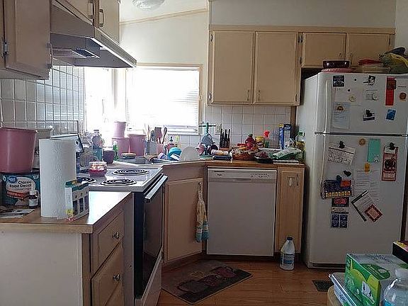 3rd image of 5431 NE 35th St #204