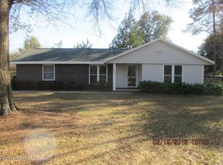 3464 Caverns Rd, Marianna, FL 32446