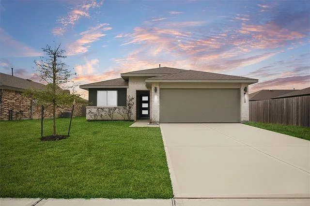 610 Lost Creek Dr — Photo 2