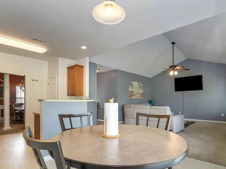 7221 Ravanna Dr #4 — Photo 3