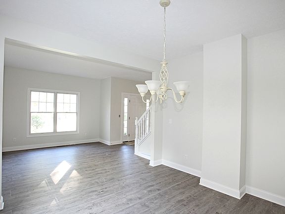 3rd image of 37422 N Hayes St
