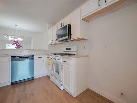 3rd image of 10918 Linden Gate Dr