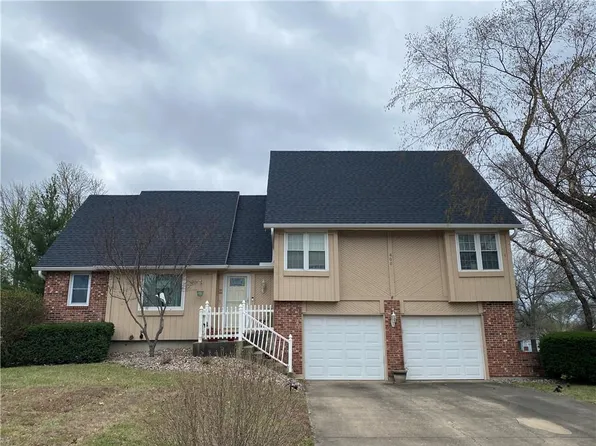 400 N Persimmon Dr, Olathe, KS 66061