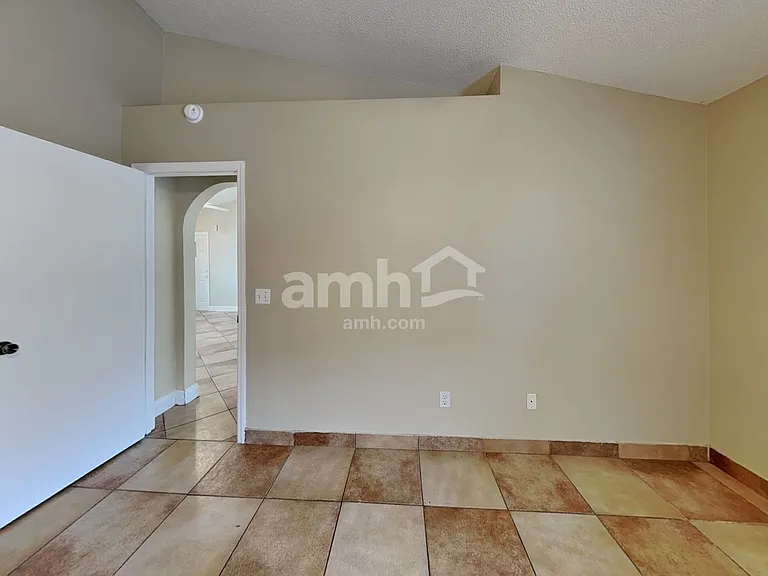 10122 Richardson Ct — Photo 10