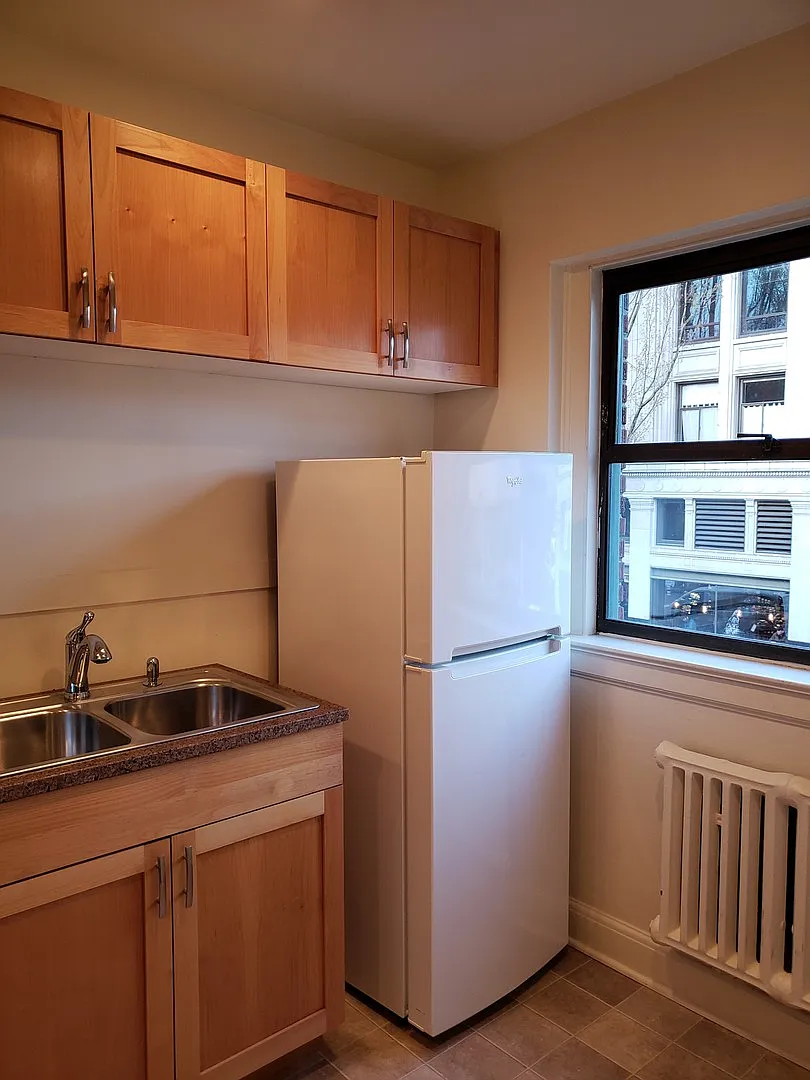 Ballard Court Apartments — Photo 1
