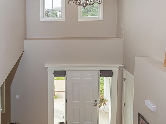 5th image of 2536 Somerset Dr
