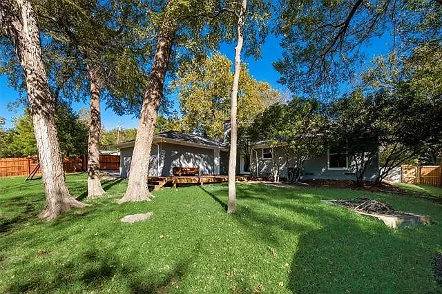 4 bed, 2176 sqft, $3,100 — Photo 3