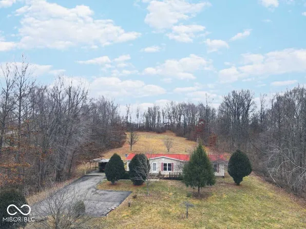 9158 E Dogwood Rd, Bloomfield, IN 47424