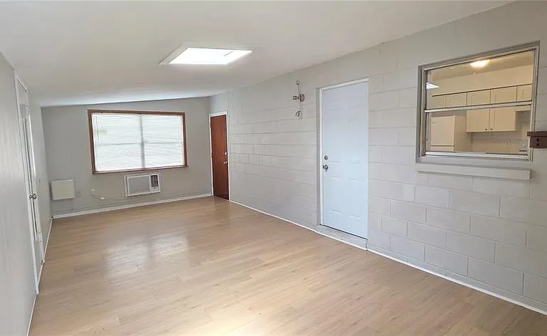 410 S Oakwood Ave — Photo 8