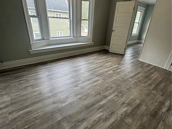 4th image of 599 Portland Ave #595