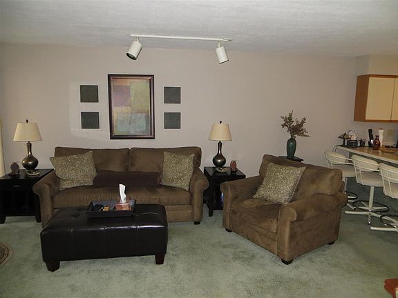 3rd image of 1841 E Waters Edge Dr