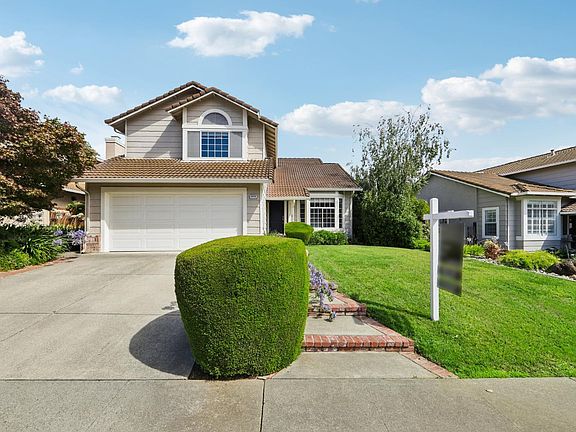 2nd image of 2474 Bay Hill Circle