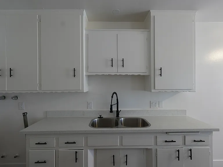 10304 La Reina Ave #C — Photo 11