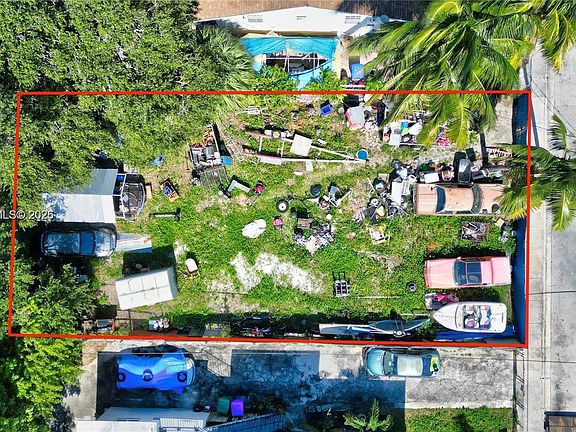 4th image of 428 NW 10th Ave