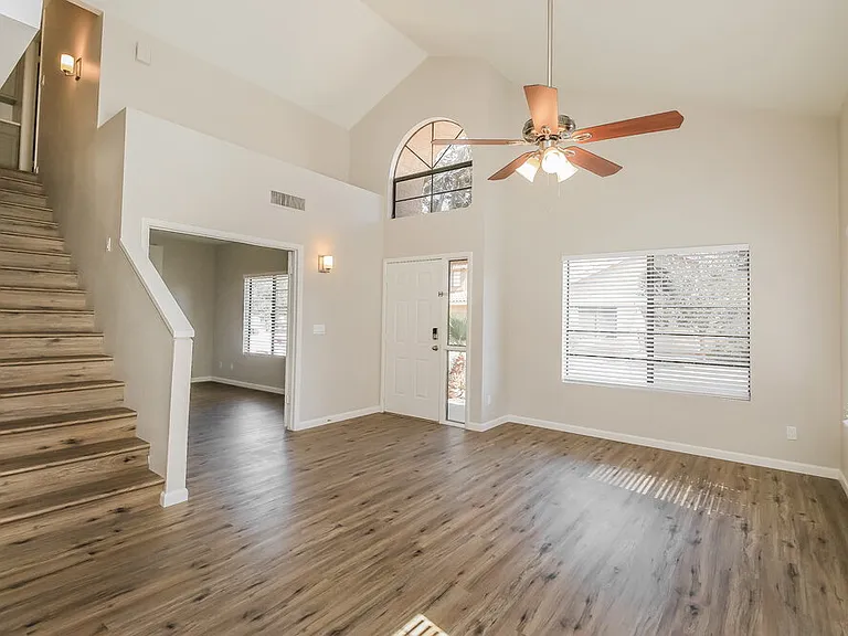1338 N Brittany Ln — Photo 5