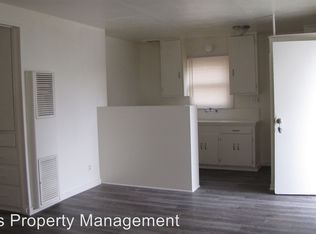 105 Brighton Way #1/2, Bakersfield, CA 93308