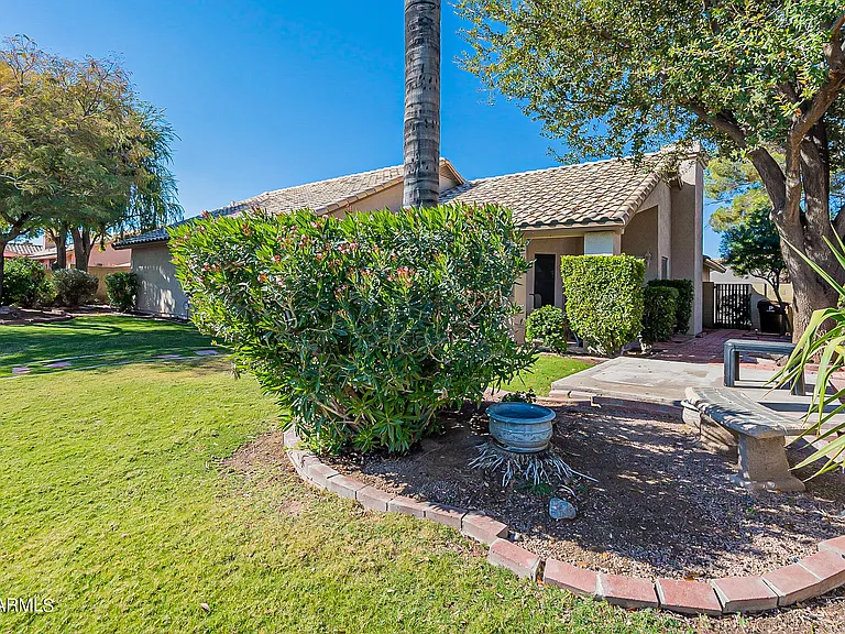 9023 W Lisbon Ln — Photo 66