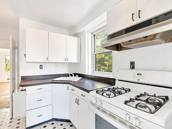 5th image of 3511 86th St #6H