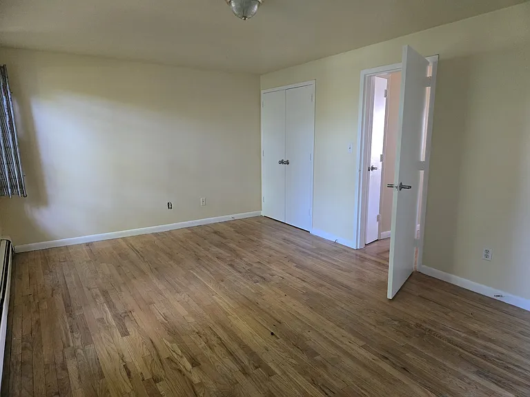 1080 De Kalb Ave #3 — Photo 4