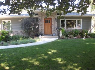 617 E Elm St, Wheaton, IL 60189