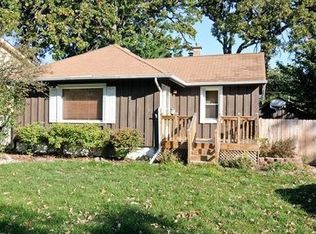 232 N Lakeshore Dr, Mundelein, IL