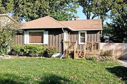232 N Lakeshore Dr photo 1