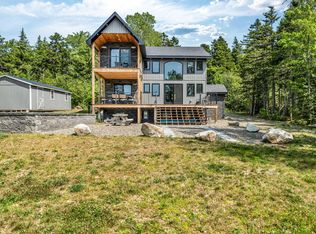 39 Pratt Ln, Danforth, ME 04424
