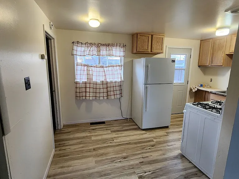 1426 Kearney Ave — Photo 6