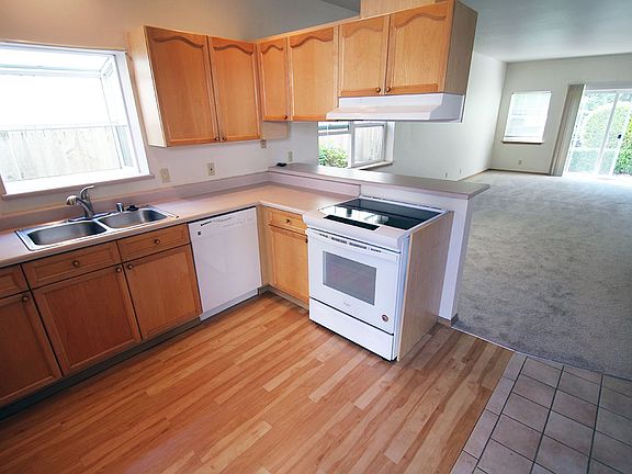 5th image of 9931 NE 134th Ct