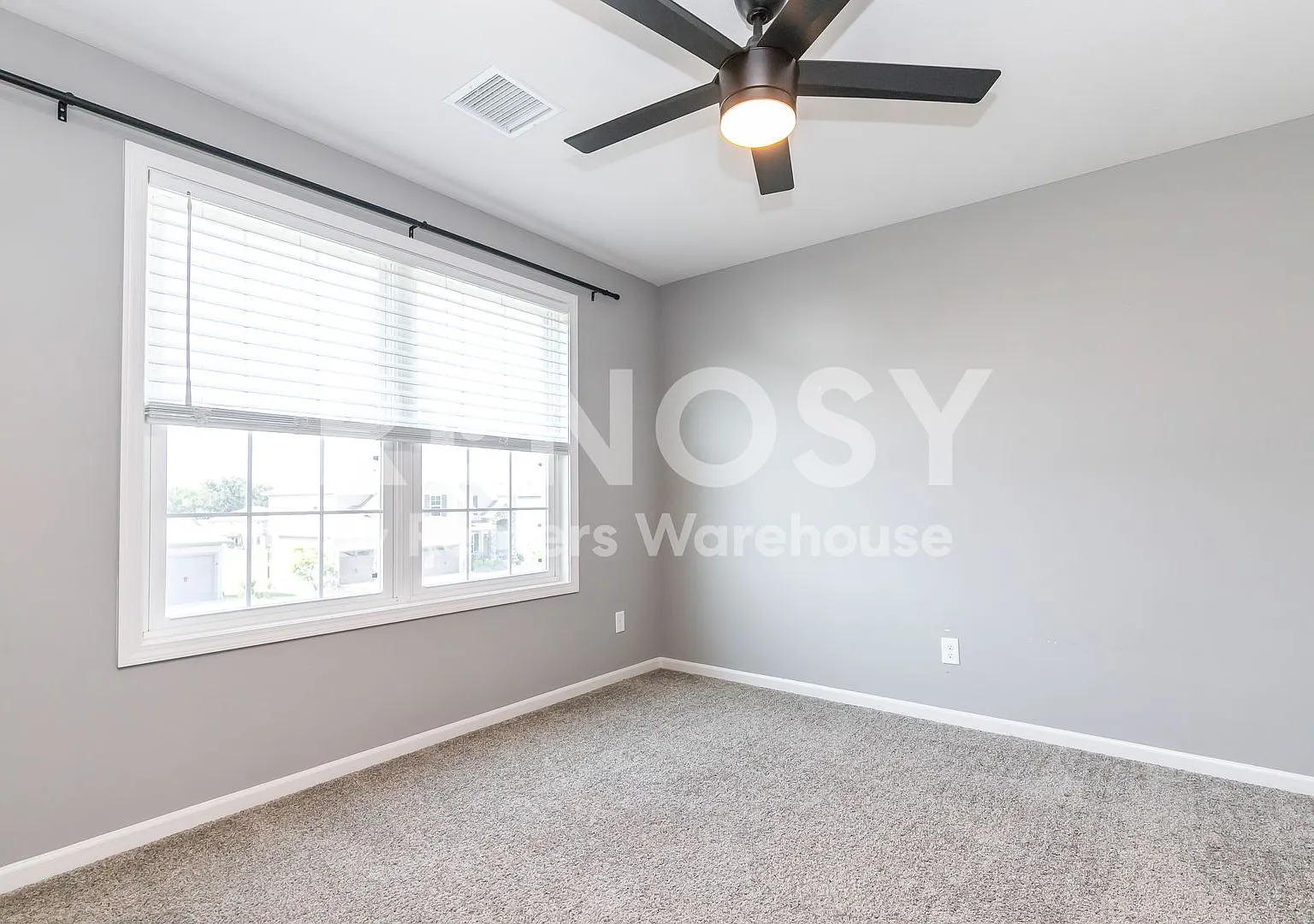 Kansas City North 4 Bed 3.5 Bath Home — Photo 4