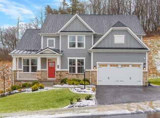 300 Crest Ln, Mars, PA 16046